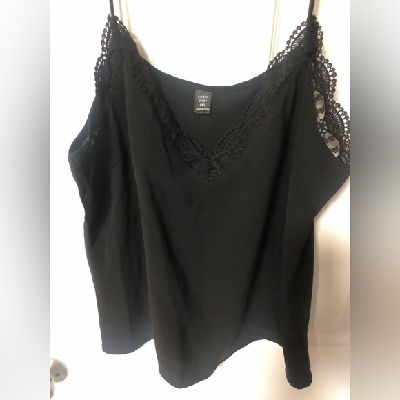 Set of 2 SHEIN camisoles - Picture 13 of 16